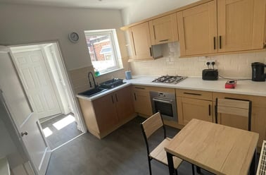 Manvers Street, Newland, Hull - Image 2