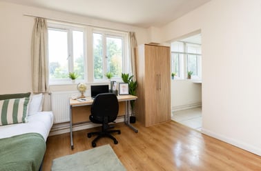 Large Studio, Brooke Hall, 17 Flodden Road, Lambeth, London - Image 3