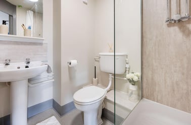 Deluxe Ensuite, Hardwick Campus, St Paul's Road, St Pauls, Cheltenham - Image 3