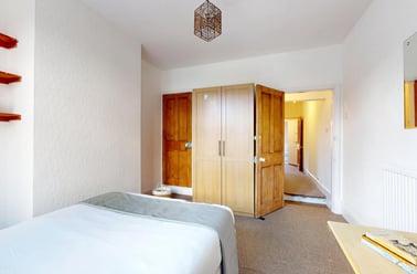 Clarendon Park Road, Clarendon Park, Leicester - Image 2