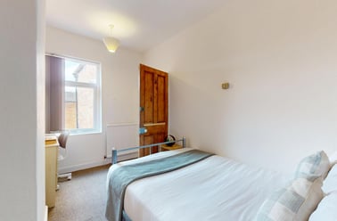 Clarendon Park Road, Clarendon Park, Leicester - Image 3