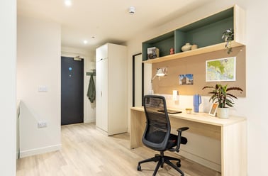 Premium Studio Wet Bathroom, Parklands, 63 Brown Street, West End, Dundee - Image 3