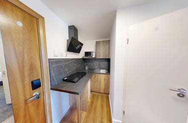 Superior Double Studio, The Moor Studios, 3-7 Holy Grn, City Centre, Sheffield - Image 2