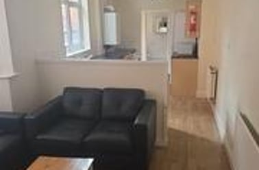 Fosse Road South, City Centre, Leicester - Image 2