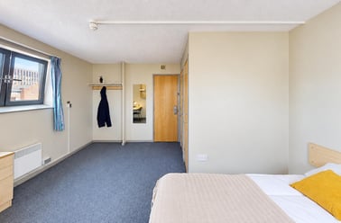 Three Bed Flat - Extra Large Double, Archways, 18 Leadmill Road, City Centre, Sheffield - Image 3