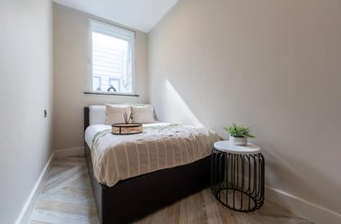Silver One Bed Apartment, 121 Princess Street, City Centre, Manchester - Image 3