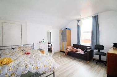 Derby Road, Lenton, Nottingham - Image 2