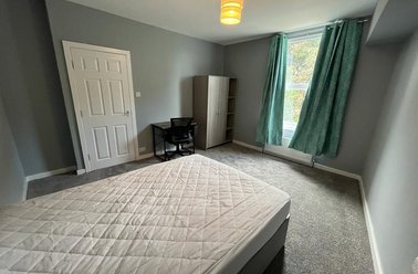 Knowle Avenue, Burley, Leeds - Image 2