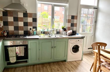 Room 1, 8 De Lacy Mount, Kirkstall, Leeds - Image 2