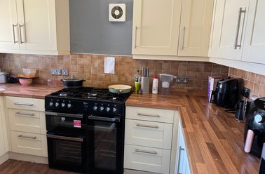 6 Dragon Parade, Cookridge, Leeds - Image 2