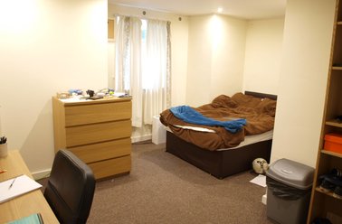 Richmond Mount, Hyde Park, Leeds - Image 2