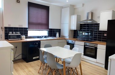 Langdale Terrace, Kirkstall, Leeds - Image 2