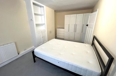 Woodside Terrace, Burley, Leeds - Image 2