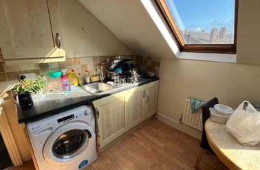 Room 7, 1a Darnley Road, West park, Leeds - Image 2