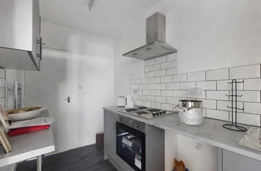 Austhorpe Road, Harehills, Leeds - Image 2