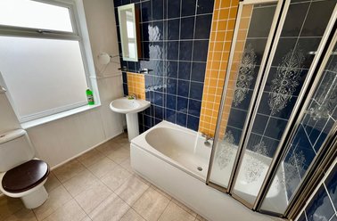 Copster Hill Road, Oldham, Manchester - Image 3