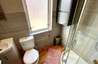 Room 1, 86 Hough Lane, Bramley, Leeds - Image 3