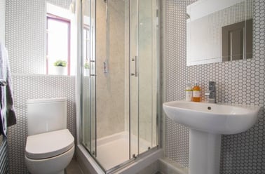 Victoria Road, Hyde Park, Leeds - Image 2