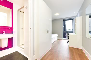 Ensuite Bronze, Tramways, Crewe Street, City Centre, Chester - Image 2