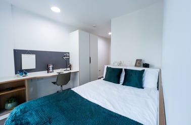 Ensuite Gold, Dobbie’s Point, North Hanover Street, City Centre, Glasgow - Image 2