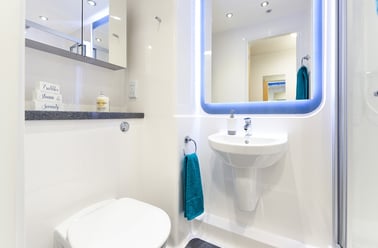 Ensuite classic, Byrom Point, 72 Great Crosshall Street, City Centre, Liverpool - Image 3