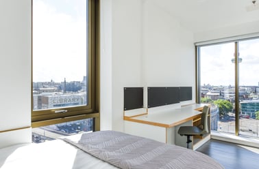 Ensuite gold, Byrom Point, 72 Great Crosshall Street, City Centre, Liverpool - Image 2