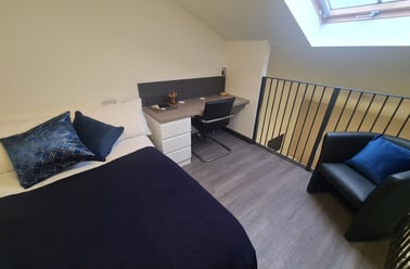 Studio Platinum Top Floor, St James' House, St James' Street, City Centre, Newcastle - Image 2
