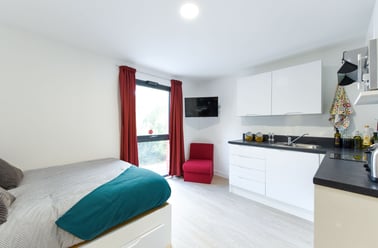 Studio silver, Vincent Place, Vincent's Walk, City Centre, Southampton - Image 3