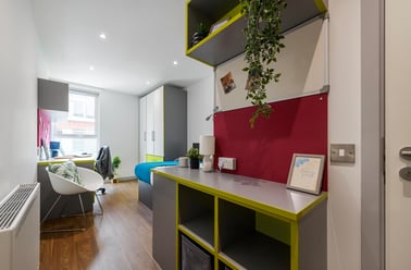 Ensuite bronze, The Boulevard, 6-18 Hull Road, Central, York - Image 2