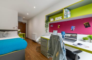 Ensuite bronze, The Boulevard, 6-18 Hull Road, City Centre, York - Image 3