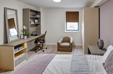 Apartment Premium, Trinity Hall, Holborn Approach, Woodhouse, Leeds - Image 2