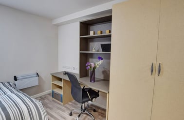 Studio Premium Deluxe, Trinity Hall, Holborn Approach, Woodhouse, Leeds - Image 3