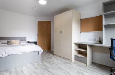 Apartment, Trinity Hall, Holborn Approach, Woodhouse, Leeds - Image 2