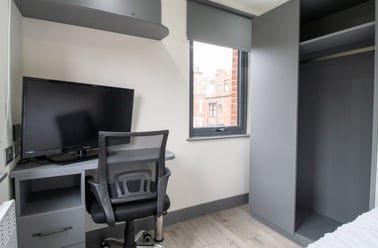 Cluster Luxe Max, Trinity Hall, Holborn Approach, Woodhouse, Leeds - Image 3