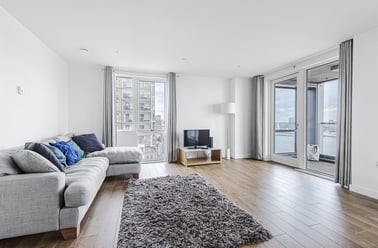 Flat 165, 15 Bessemer Place, Greenwich, London - Image 2
