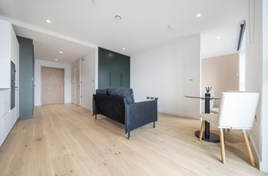 Flat 1601, 8 Pilot Walk, Greenwich, London - Image 2