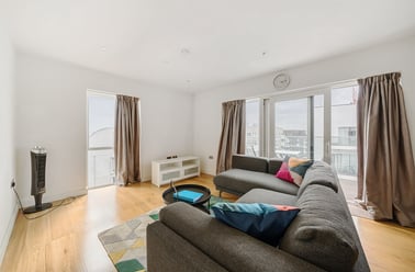 Flat 62, 22 John Harrison Way, Greenwich, London - Image 2