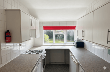 14 Redhill Avenue, Ensbury Park, Bournemouth - Image 3