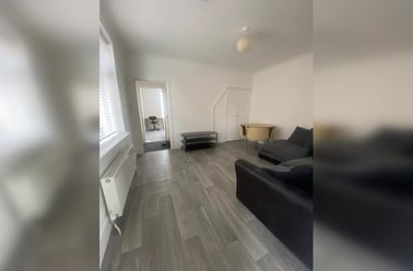 Winton, Moordown, Bournemouth - Image 2