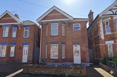 85 Green Road, Charminster, Bournemouth - Image 2
