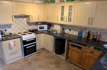 3 Archdale Close, Ensbury Park, Bournemouth - Image 3