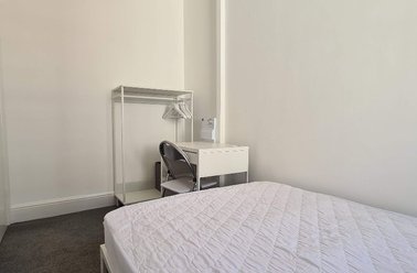 Turnagain Lane, City Centre, Canterbury - Image 3