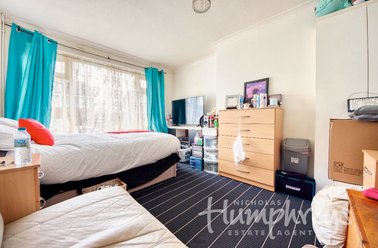 College Road, Christchurch, Canterbury - Image 3
