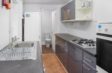 Princes Street, City Centre, Oxford - Image 3