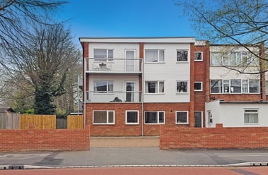 a London Road, Headington, Oxford - Image 2