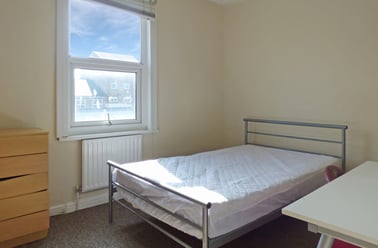 Cowley Road, City Centre, Oxford - Image 2