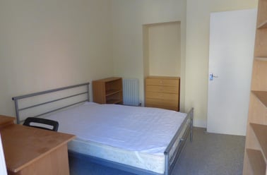 Cowley Road, City Centre, Oxford - Image 3