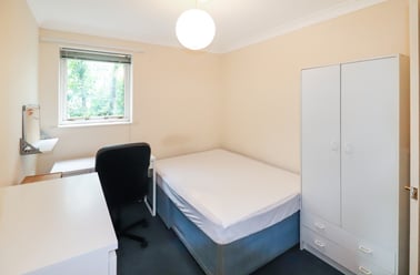 Swan Court Paradise Street, City Centre, Oxford - Image 2