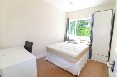 a London Road, Headington, Oxford - Image 3