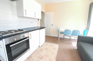 a London Road, Headington, Oxford - Image 2